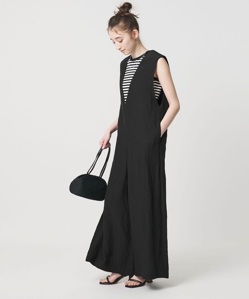 SACRA(サクラ)の「<SACRA>ノースリーブ オールインワン パンツ(つなぎ/オールインワン・レディース・ダークグレー/ブラック・38)」の2枚目の写真