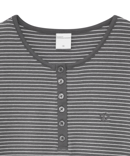 THECOLDESTMOMENT(ザコールデストモーメント)の「(w) TCM stripe round henley neck T (grey)(Tシャツ/カットソー・レディース・その他・SMALL/MEDIUM)」の4枚目の写真
