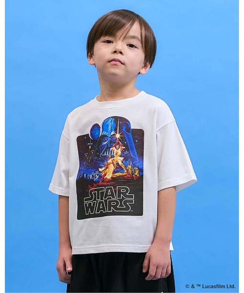 b・ROOM（ビールーム）の「【STAR WARS】【防汚・速乾・型崩れしない】アソートプリントTシャツ【MNCM】（Tシャツ/カットソー・キッズ・チャコール/オフホワイト/カーキ/ブラック・150cm/130cm/140cm/120cm）」の2枚目の写真