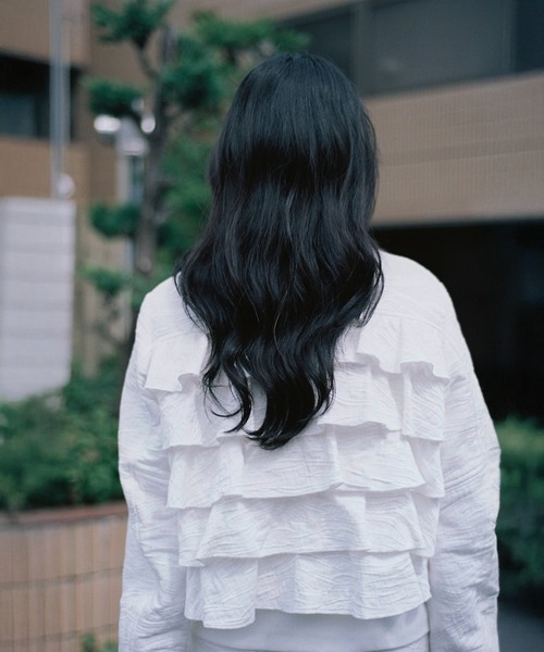 KOWGA(コウガ)の「ZEBRA FRILL MA1 JKT(ブルゾン・レディース・ホワイト・FREE)」の3枚目の写真