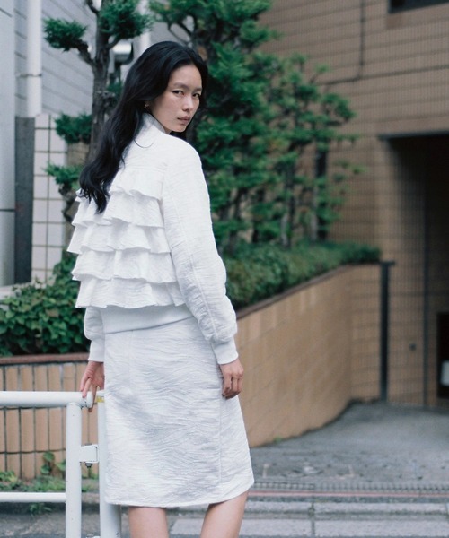KOWGA(コウガ)の「ZEBRA FRILL MA1 JKT(ブルゾン・レディース・ホワイト・FREE)」の4枚目の写真
