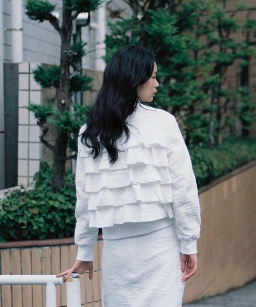 KOWGA(コウガ)の「ZEBRA FRILL MA1 JKT(ブルゾン・レディース・ホワイト・FREE)」の6枚目の写真