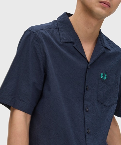 FRED PERRY（フレッドペリー）の「先行予約受付中／Seersucker Revere Collar Shirt／シアサッカーオープンカラーシャツ（シャツ/ブラウス・メンズ・グレー/ネイビー/ベージュ/ライトブルー・L/M/S）」の9枚目の写真