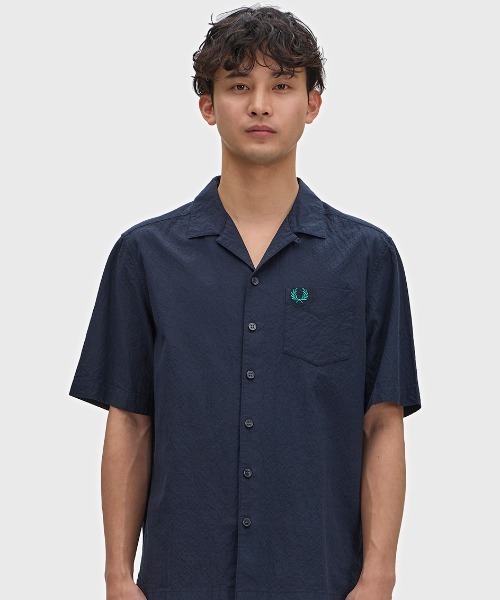 FRED PERRY（フレッドペリー）の「先行予約受付中／Seersucker Revere Collar Shirt／シアサッカーオープンカラーシャツ（シャツ/ブラウス・メンズ・グレー/ネイビー/ベージュ/ライトブルー・L/M/S）」の8枚目の写真