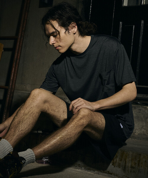 FREAK'S STORE（フリークスストア）の「限定展開 RUSSELL ATHLETIC×FREAK'S STORE ラッセル アスレチック 別注 Dry-Power ポケットTシャツ 吸湿速乾 消臭 ストレッチ（Tシャツ/カットソー・メンズ・アッシュグレー/チャコールグレー/ホワイト・SMALL/LARGE/MEDIUM）」の20枚目の写真