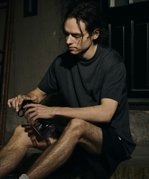 FREAK'S STORE（フリークスストア）の「限定展開 RUSSELL ATHLETIC×FREAK'S STORE ラッセル アスレチック 別注 Dry-Power ポケットTシャツ 吸湿速乾 消臭 ストレッチ（Tシャツ/カットソー・メンズ・アッシュグレー/チャコールグレー/ホワイト・SMALL/LARGE/MEDIUM）」の21枚目の写真