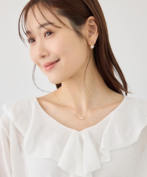 ROPE' PICNIC（ロペピクニック）の「パールカーブラインショートネックレス（ネックレス・レディース・シルバー/ゴールド・FREE）」の4枚目の写真