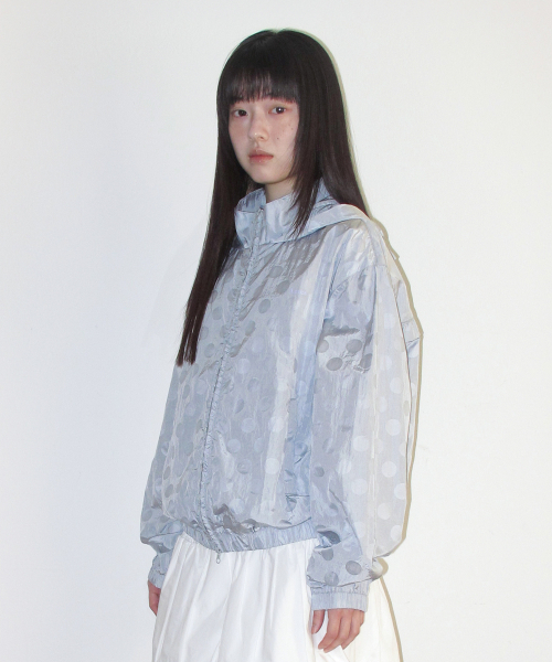 AMESWORLDWIDE（アメスワールドワイド）の「GLOSSY DOT WINDBREAKER BLUE（ナイロンジャケット・レディース・その他・FREE）」の3枚目の写真