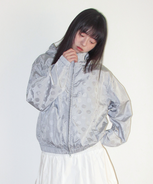 AMESWORLDWIDE（アメスワールドワイド）の「GLOSSY DOT WINDBREAKER BLUE（ナイロンジャケット・レディース・その他・FREE）」の4枚目の写真