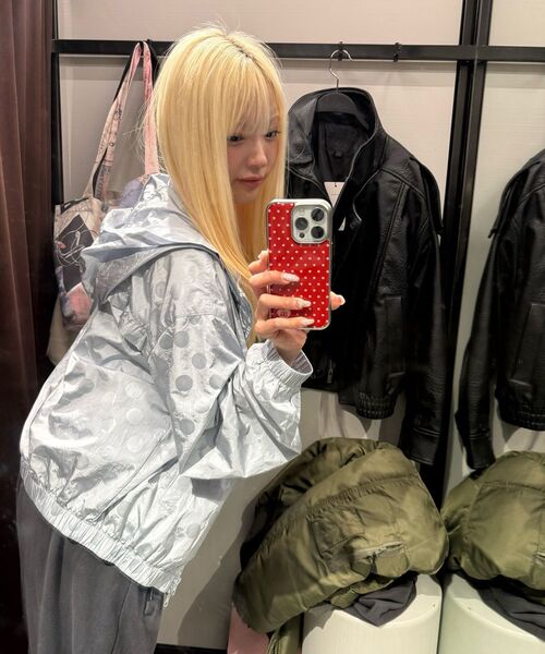 AMESWORLDWIDE（アメスワールドワイド）の「GLOSSY DOT WINDBREAKER BLUE（ナイロンジャケット・レディース・その他・FREE）」の16枚目の写真