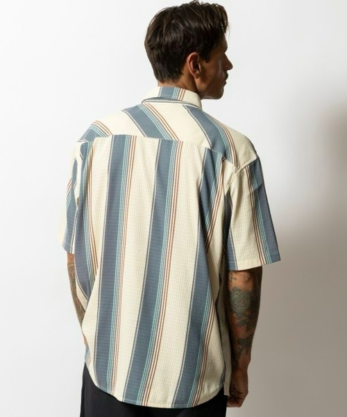 ROARK REVIVAL(ロアークリバイバル)の「【ROARK】"VERTICAL STRIPES" BLESS UP S/S(シャツ/ブラウス・メンズ・アイボリー・X-LARGE/LARGE/MEDIUM)」の2枚目の写真