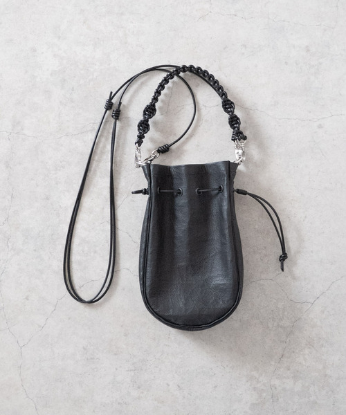 Senti(センティ)の「SENTI センティ / Dyneema Leather MEDICINE BAG M+HAND STRAP / ダイニーマレザー メディスンバッグ M+ハンドストラップ / 3040(ショルダーバッグ・メンズ・ブラック系その他/ブラック・FREE)」の6枚目の写真