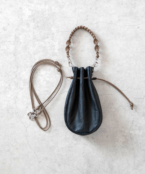 Senti(センティ)の「SENTI センティ / Dyneema Leather MEDICINE BAG M+HAND STRAP / ダイニーマレザー メディスンバッグ M+ハンドストラップ / 3040(ショルダーバッグ・メンズ・ブラック系その他/ブラック・FREE)」の14枚目の写真