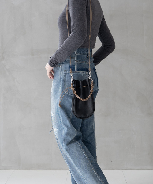 Senti(センティ)の「SENTI センティ / Dyneema Leather MEDICINE BAG M+HAND STRAP / ダイニーマレザー メディスンバッグ M+ハンドストラップ / 3040(ショルダーバッグ・メンズ・ブラック系その他/ブラック・FREE)」の21枚目の写真