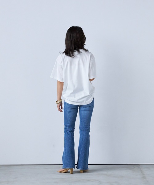 YANUK(ヤヌーク)の「ブーツカット"SHANNY"(デニムパンツ・レディース・ライトブルー・27inch/26inch/25inch/24inch/23inch/22inch/21inch)」の3枚目の写真