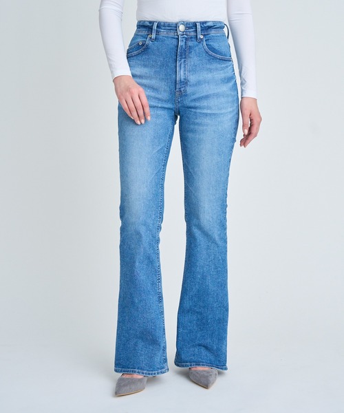 YANUK(ヤヌーク)の「ブーツカット"SHANNY"(デニムパンツ・レディース・ライトブルー・27inch/26inch/25inch/24inch/23inch/22inch/21inch)」の4枚目の写真