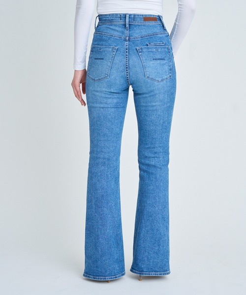 YANUK(ヤヌーク)の「ブーツカット"SHANNY"(デニムパンツ・レディース・ライトブルー・27inch/26inch/25inch/24inch/23inch/22inch/21inch)」の6枚目の写真