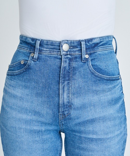 YANUK(ヤヌーク)の「ブーツカット"SHANNY"(デニムパンツ・レディース・ライトブルー・27inch/26inch/25inch/24inch/23inch/22inch/21inch)」の7枚目の写真