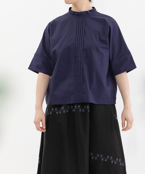 nop de nod(ノップドゥノッド)の「USコットン後ろボーカラー布帛Tシャツ(Tシャツ/カットソー・レディース・ブラック/ネイビー/オフホワイト/レッド・3)」の3枚目の写真