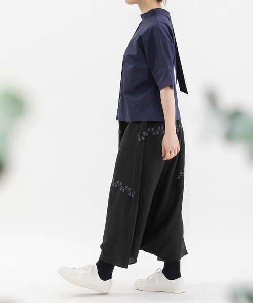 nop de nod(ノップドゥノッド)の「USコットン後ろボーカラー布帛Tシャツ(Tシャツ/カットソー・レディース・ブラック/ネイビー/オフホワイト/レッド・3)」の10枚目の写真