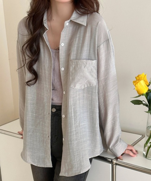 DAY CLOSET（デイ クローゼット）の「【セットアップ】ふわっと透け感まとう。長袖シースルーラウンドヘムシャツ+キャミソール 2点セットレディース（Tシャツ/カットソー・レディース・ホワイト/ブラック/アイボリー/グレー/ブルー・FREE）」の4枚目の写真