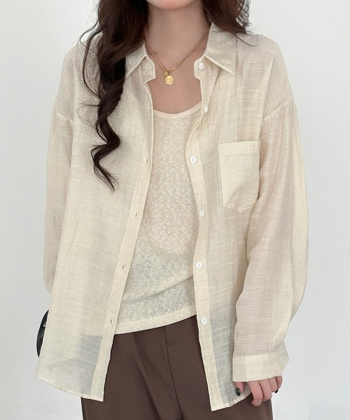 DAY CLOSET（デイ クローゼット）の「【セットアップ】ふわっと透け感まとう。長袖シースルーラウンドヘムシャツ+キャミソール 2点セットレディース（Tシャツ/カットソー・レディース・ホワイト/ブラック/アイボリー/グレー/ブルー・FREE）」の12枚目の写真