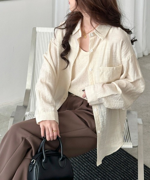 DAY CLOSET（デイ クローゼット）の「【セットアップ】ふわっと透け感まとう。長袖シースルーラウンドヘムシャツ+キャミソール 2点セットレディース（Tシャツ/カットソー・レディース・ホワイト/ブラック/アイボリー/グレー/ブルー・FREE）」の13枚目の写真