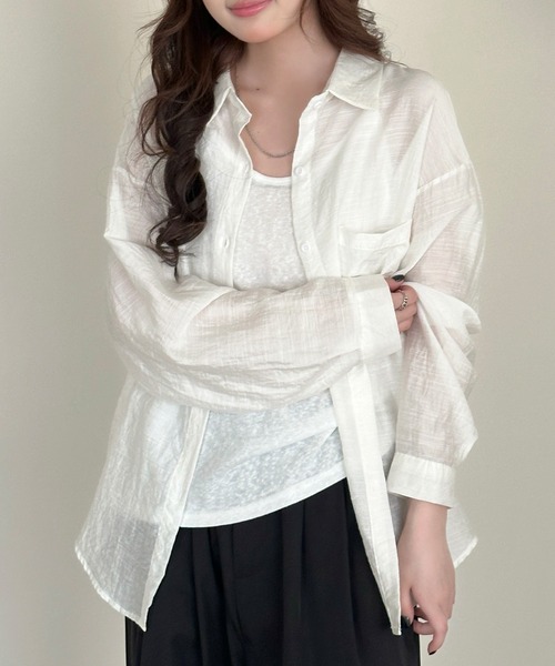 DAY CLOSET（デイ クローゼット）の「【セットアップ】ふわっと透け感まとう。長袖シースルーラウンドヘムシャツ+キャミソール 2点セットレディース（Tシャツ/カットソー・レディース・ホワイト/ブラック/アイボリー/グレー/ブルー・FREE）」の7枚目の写真