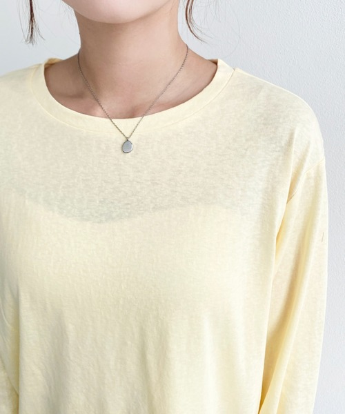 moment+(モーメントプラス)の「ヘンリーネックレイヤードロングTシャツ(ヘンリーネックロンT+ロンT2枚セット)(Tシャツ/カットソー・レディース・レッド/ピンク/オフホワイト/杢グレー/イエロー/ブラック・M)」の17枚目の写真