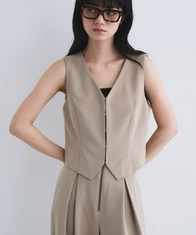 CODE A（コードエー）の「front hook short vest（ベスト）」