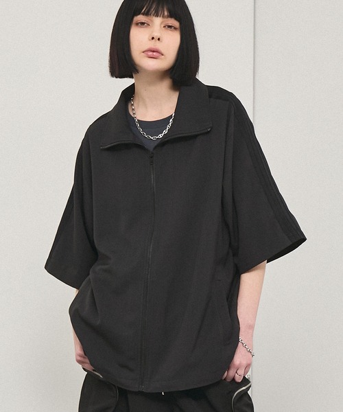 Alfred Alex(アルフレッドアレックス)の「【Alfred Alex】Oversized Zip-Up Track Jacket / サイドライン オーバーサイズ トラックジャケット【セットアップ対応】(ジャージ・メンズ・スミクロ/スモークグレー/グレー・M/L)」の1枚目の写真