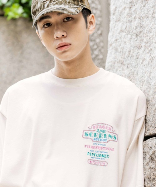 niko and...（ニコアンド）の「ネオン刺繍Tシャツ（Tシャツ/カットソー・メンズ・オフホワイト/ブルー/ブラック/オレンジ・MEDIUM/LARGE）」の2枚目の写真