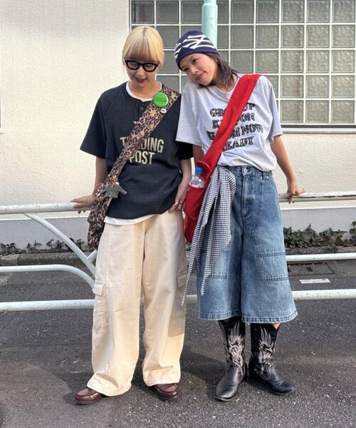 CIAOPANIC TYPY(チャオパニックティピー)の「【UNISEX】【WEB限定】デカロゴニュースペーパーバッグ(ショルダーバッグ・レディース・グレー/オレンジ/ベージュ・ONE SIZE)」の4枚目の写真