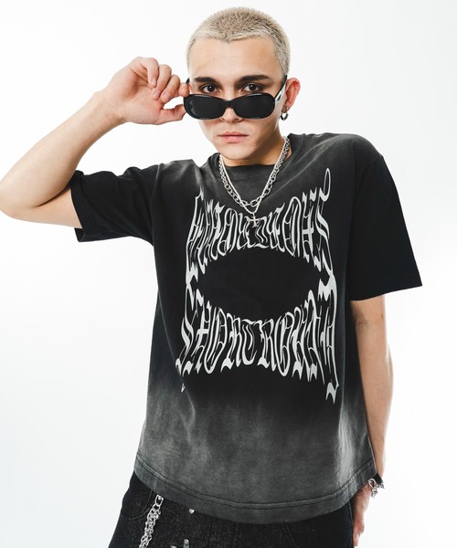 SHORT ROUND(ショートラウンド)の「SHORT ROUND/グラデーションロゴT(Tシャツ/カットソー・メンズ・ホワイト系その他/ブラック系その他・LARGE/MEDIUM)」の1枚目の写真