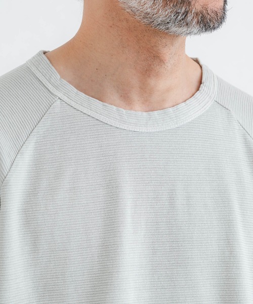 quadro(クオドロ)の「ラフステア天竺半袖ラグランクルー(Tシャツ/カットソー・メンズ・ブルー/チャコール/サンドベージュ・MEDIUM/LARGE)」の5枚目の写真