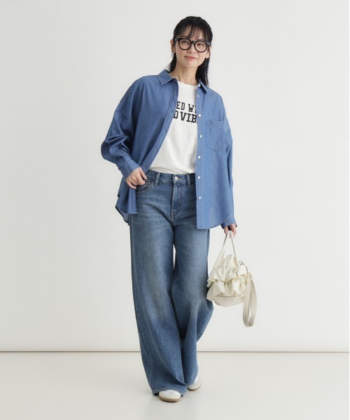 Right-on(ライトオン)の「シアーデニムビッグシャツ(シャツ/ブラウス・レディース・ライトインディゴブルー/ダークインディゴブルー・L/S/M)」の8枚目の写真