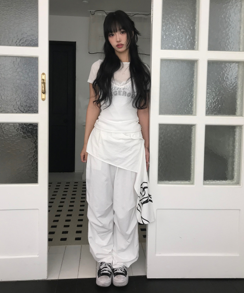 YOUHEE(ユヒ)の「PARACHUTE LAYERED PANTS_WHITE(その他パンツ・レディース・その他・FREE)」の1枚目の写真