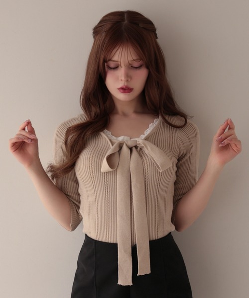 M DOLLY(エムドリー)の「Ribbon lace flora layered knit tops/リボンレースフローラ レイヤードニットトップス(ニット/セーター・レディース・ベージュ・S/M)」の2枚目の写真