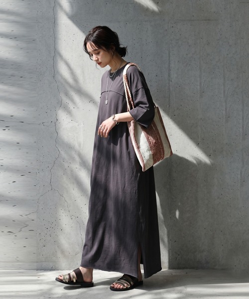 antiqua(アンティカ)の「ロング クルーネック ワンピース(ワンピース・レディース・ブラック/グレイッシュベージュ/杢グレー/ダークグレー・ONESIZE)」の20枚目の写真