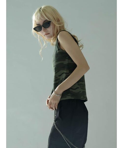 :ETHROF(イーサオブ)の「LAYERED-LIKE CAMOUFLAGE RIB TANKTOP(キャミソール・レディース・グレー・MEDIUM)」の14枚目の写真