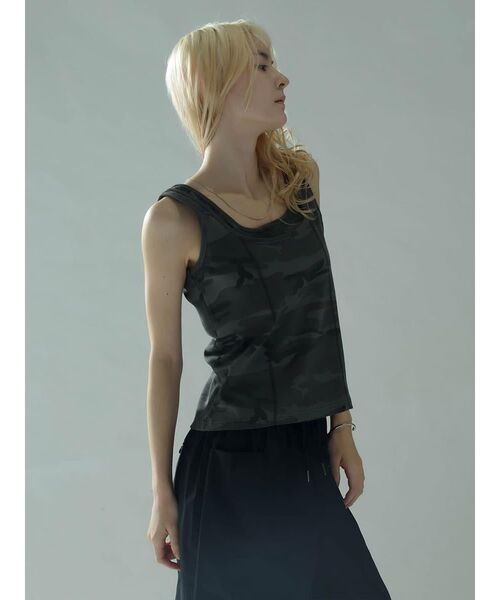 :ETHROF(イーサオブ)の「LAYERED-LIKE CAMOUFLAGE RIB TANKTOP(キャミソール・レディース・グレー・MEDIUM)」の22枚目の写真