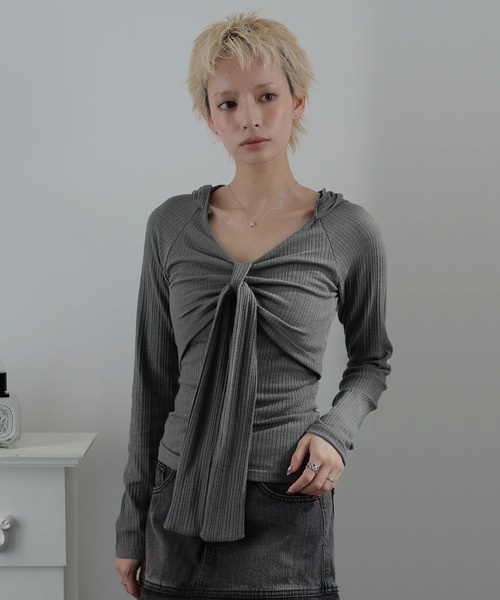 Ulysses(ユリシス)の「フード付きノットデザインロングスリーブカットソー(Tシャツ/カットソー・レディース・ダークグレー/ホワイト・F)」の8枚目の写真