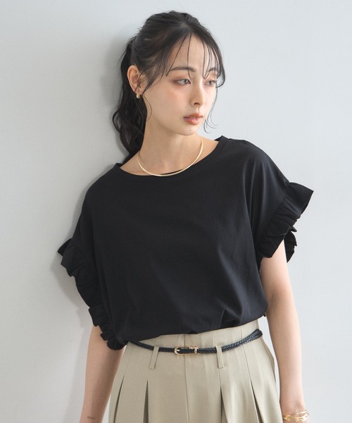 &. NOSTALGIA(アンドドットノスタルジア)の「プチフリルスリーブTシャツ(Tシャツ/カットソー・レディース・グレイッシュベージュ/オフホワイト/ブラック・FREE)」の2枚目の写真