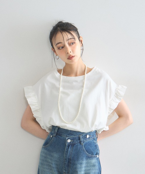 &. NOSTALGIA(アンドドットノスタルジア)の「プチフリルスリーブTシャツ(Tシャツ/カットソー・レディース・グレイッシュベージュ/オフホワイト/ブラック・FREE)」の11枚目の写真