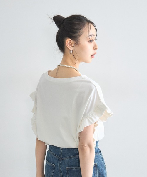 &. NOSTALGIA(アンドドットノスタルジア)の「プチフリルスリーブTシャツ(Tシャツ/カットソー・レディース・グレイッシュベージュ/オフホワイト/ブラック・FREE)」の12枚目の写真