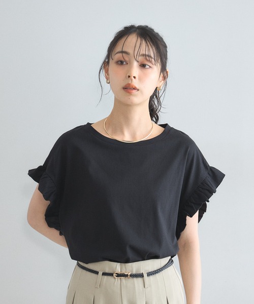 &. NOSTALGIA(アンドドットノスタルジア)の「プチフリルスリーブTシャツ(Tシャツ/カットソー・レディース・グレイッシュベージュ/オフホワイト/ブラック・FREE)」の16枚目の写真