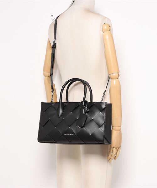 MICHAEL KORS(マイケルコース)の「MD EW TZ SATCHEL(ハンドバッグ・レディース・ブラック・FREE)」の5枚目の写真
