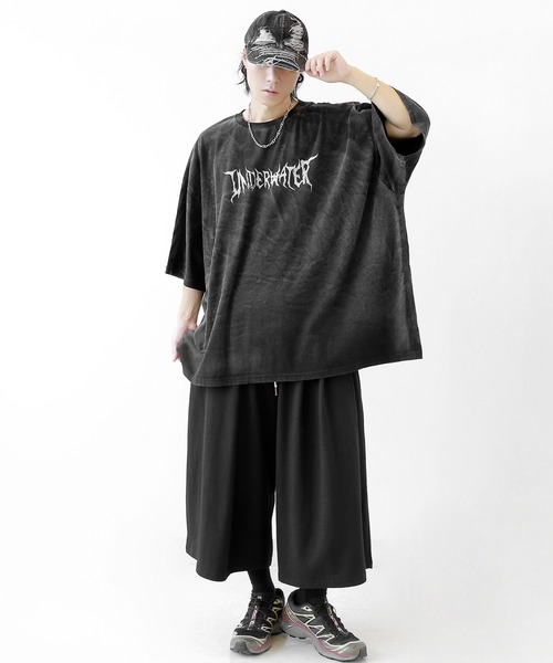 minsobi(ミンソビ)の「スノーウォッシュ フェードロゴ ビッグTシャツ ユニセックス(Tシャツ/カットソー・メンズ・ブラック/チャコールグレー・FREE)」の7枚目の写真