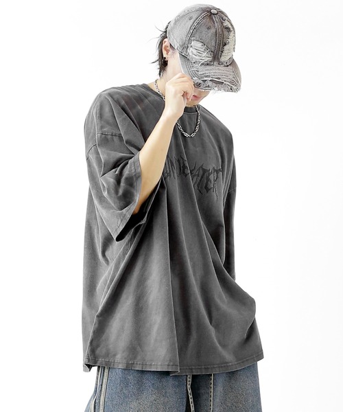 minsobi(ミンソビ)の「スノーウォッシュ フェードロゴ ビッグTシャツ ユニセックス(Tシャツ/カットソー・メンズ・ブラック/チャコールグレー・FREE)」の5枚目の写真