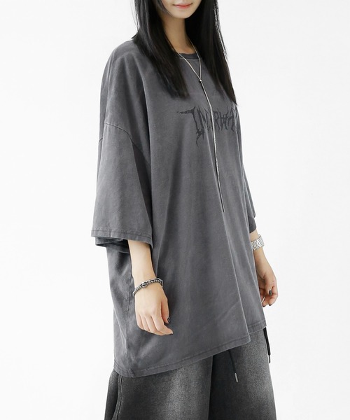minsobi(ミンソビ)の「スノーウォッシュ フェードロゴ ビッグTシャツ ユニセックス(Tシャツ/カットソー・メンズ・ブラック/チャコールグレー・FREE)」の9枚目の写真
